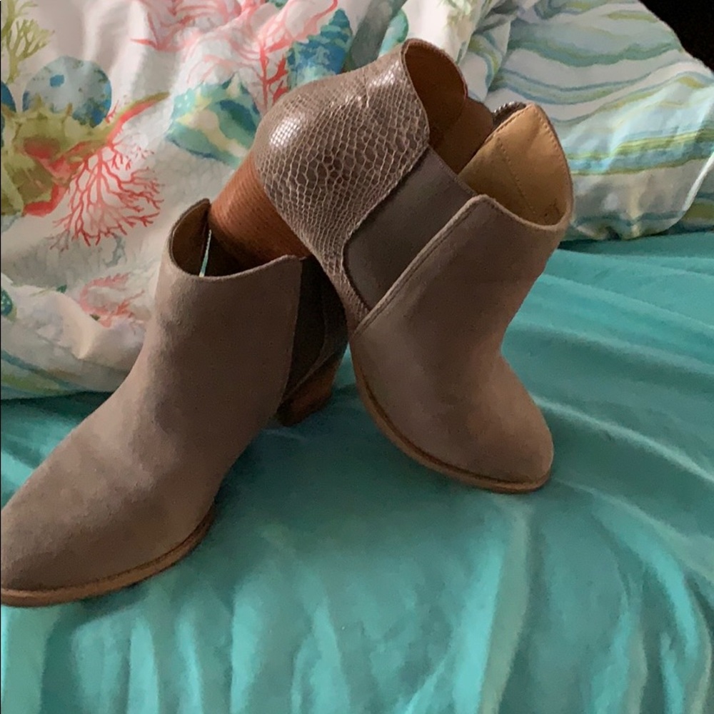 Ankle booties